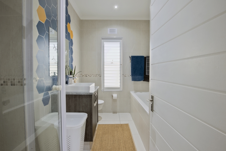 3 Bedroom Property for Sale in Sunningdale Western Cape
